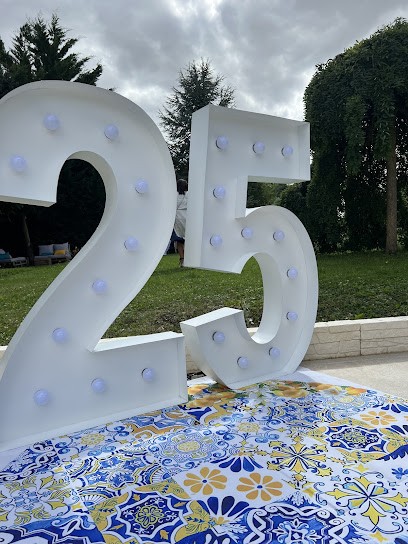 Location Chiffres Lumineux Géant ⎪Univers du Neon, Loueur de Matériel de Fête à La Verrière